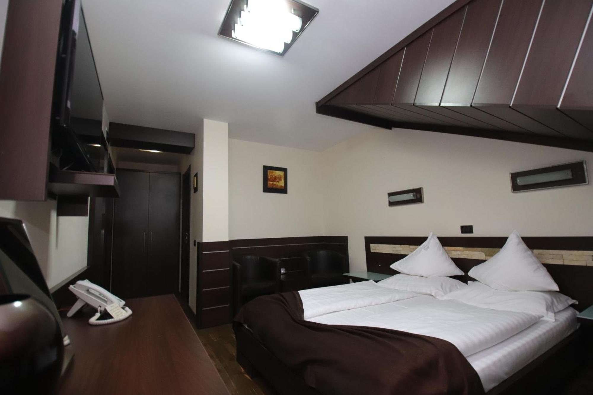 Complex Cochet Hotell Buşteni Eksteriør bilde